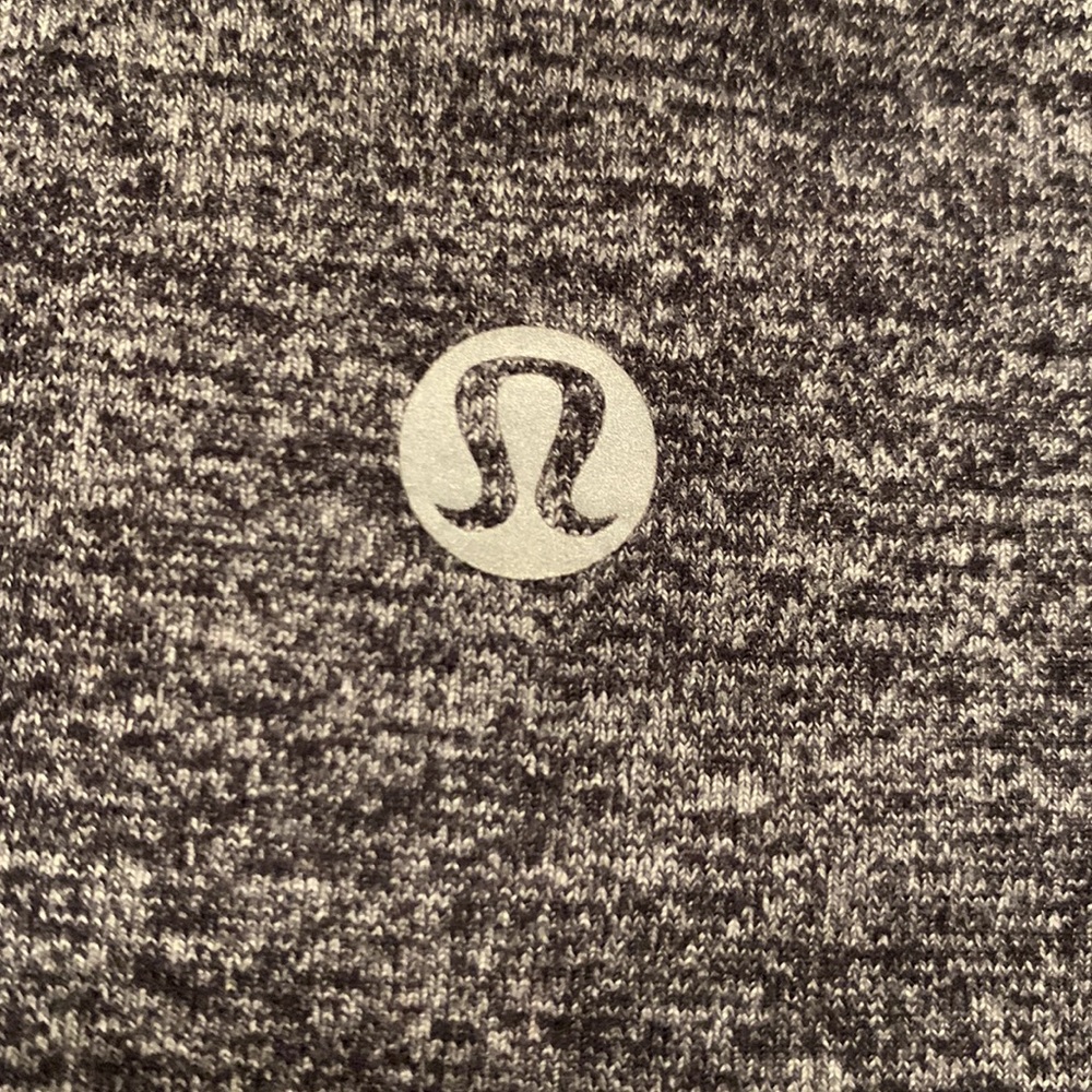 Gray Lululemon Leggings. - Picture 4 of 5
